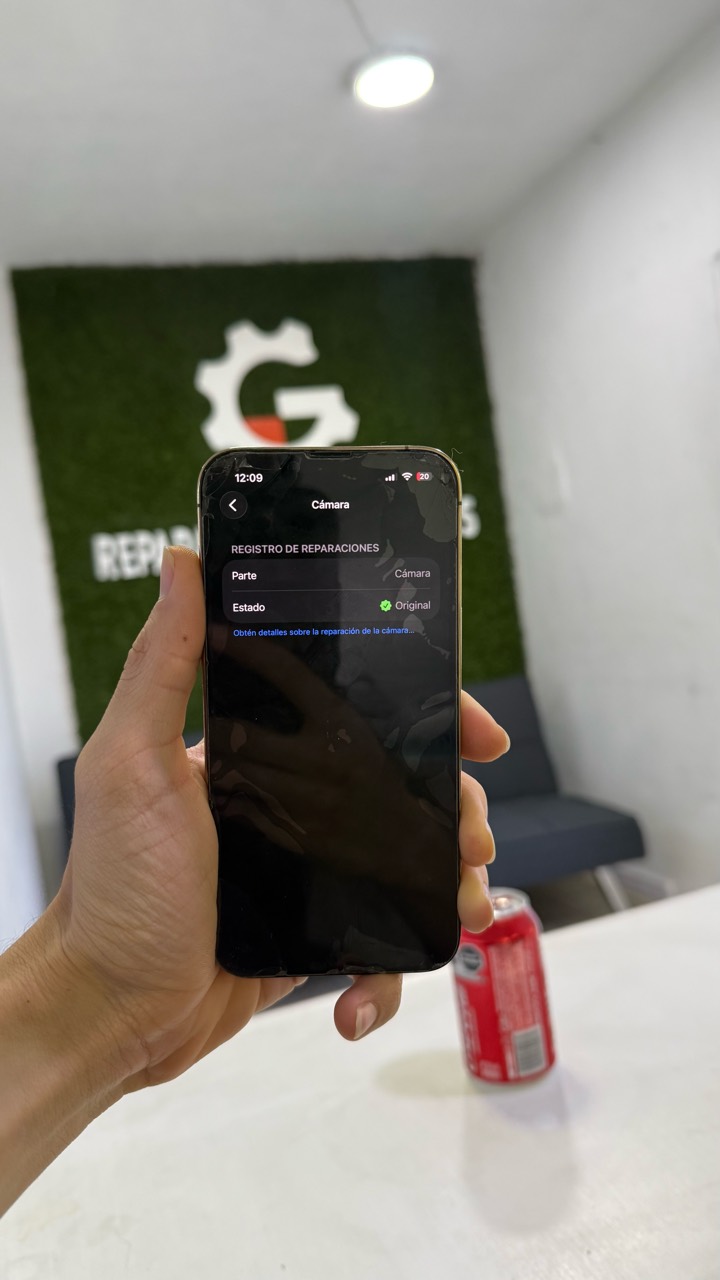 Comprobación de cámara en el registro de reparaciones de un iPhone en GabCell
